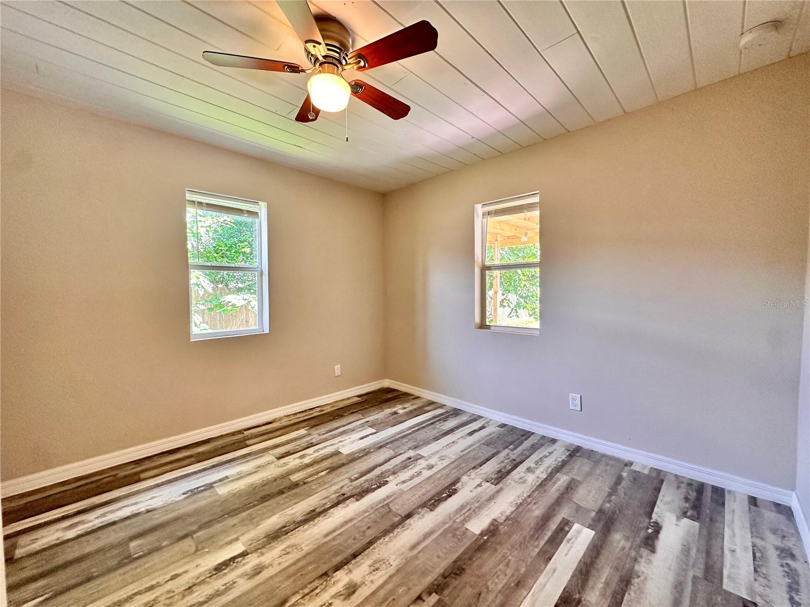 8517 N HIGHLAND AVE — photo 9