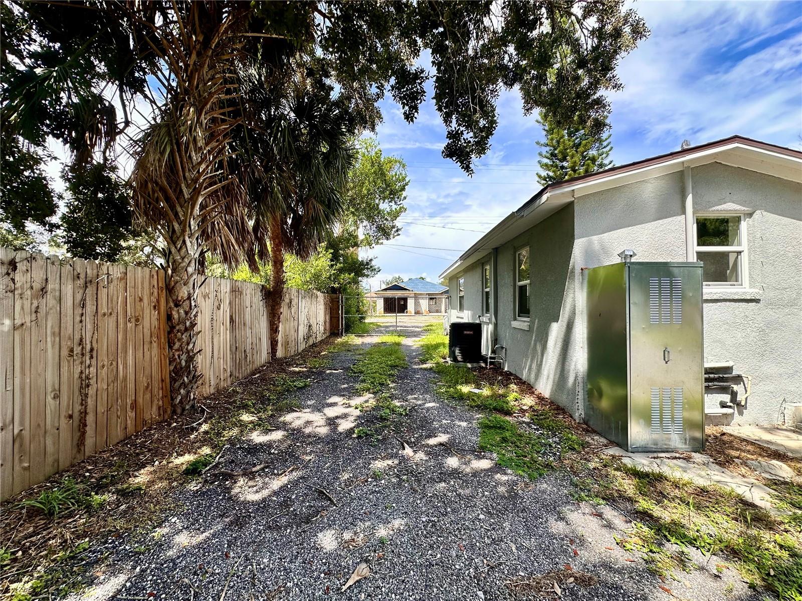 8517 N HIGHLAND AVE — photo 16