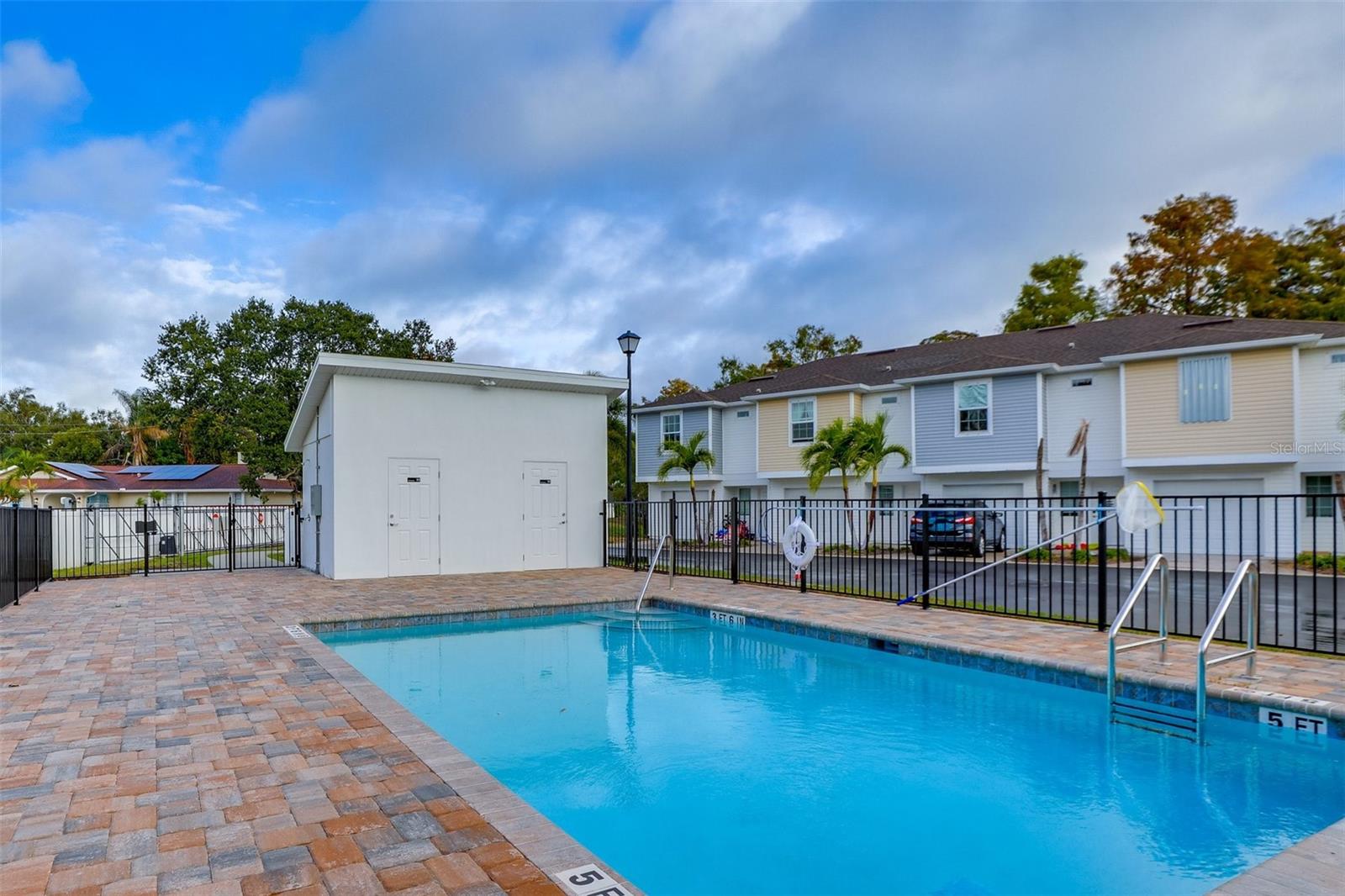 2441 6TH AVENUE DR E — photo 3