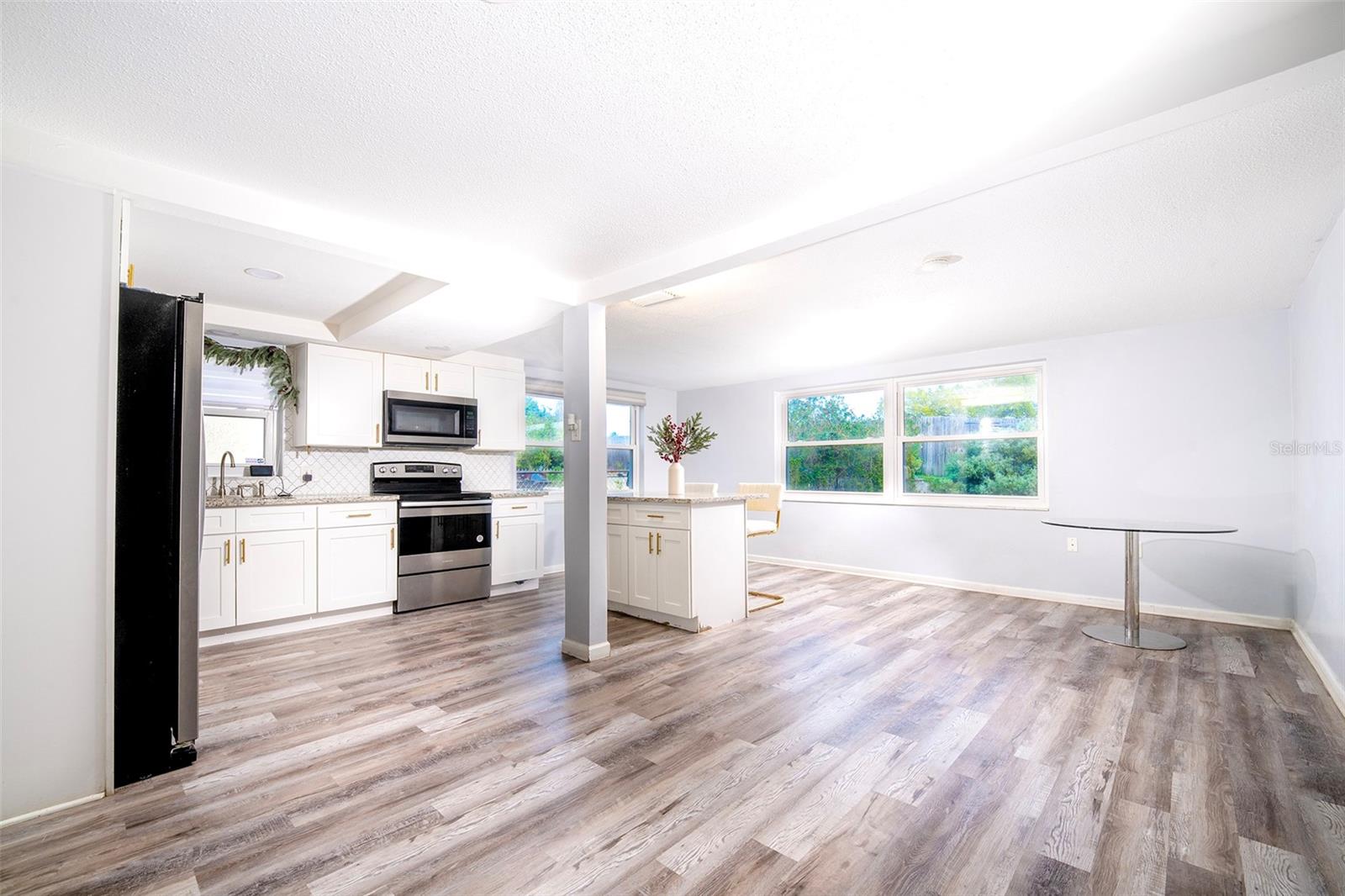 4301 WESTWOOD DR — photo 4