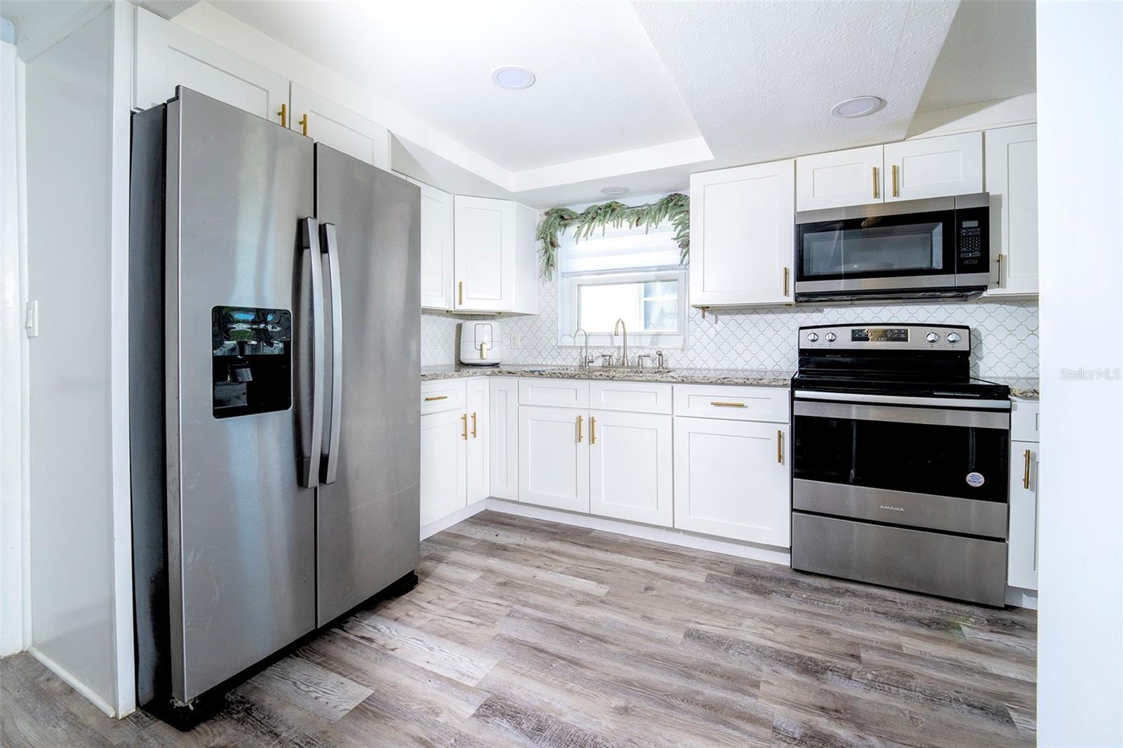 4301 WESTWOOD DR — photo 5