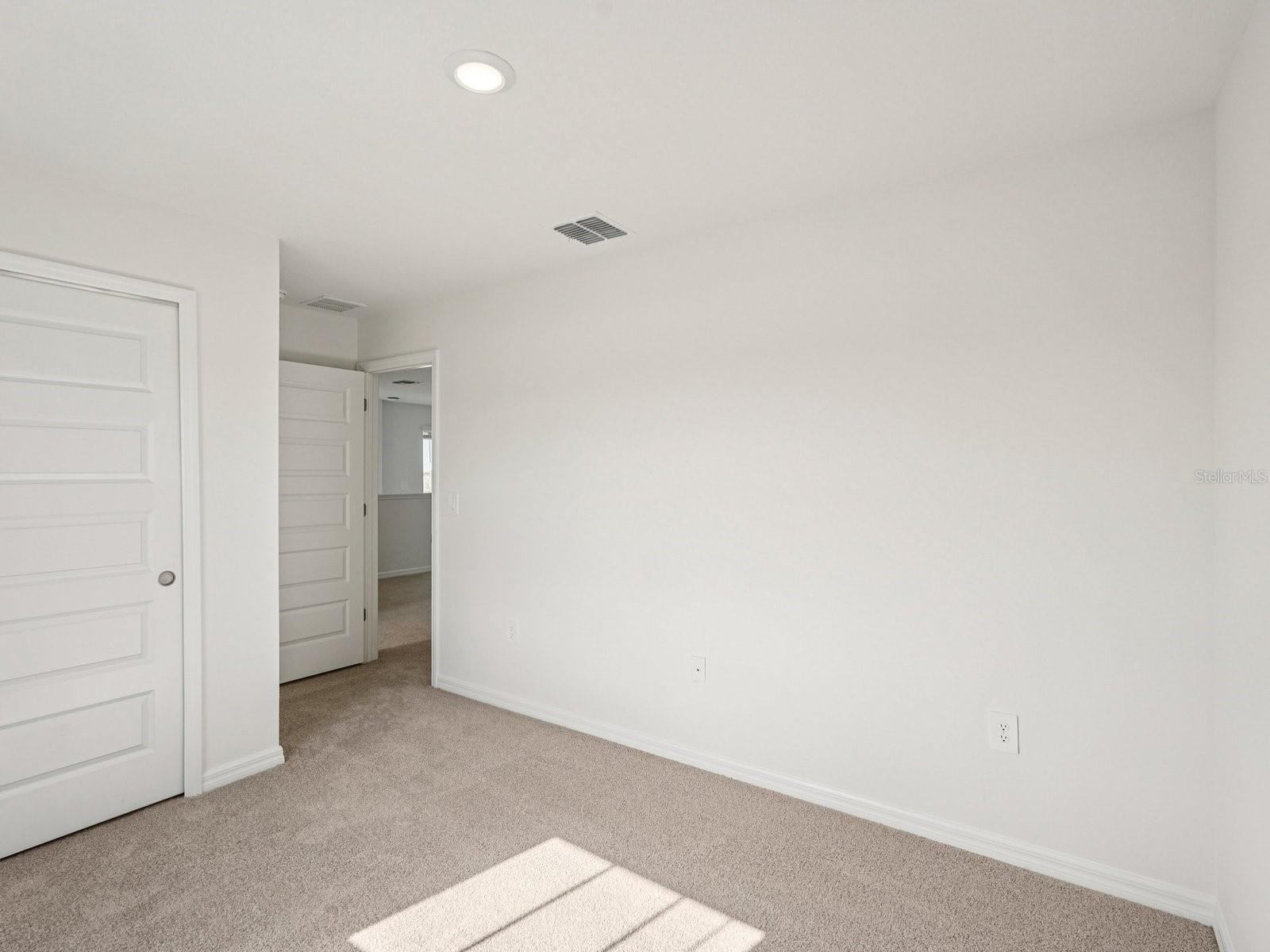13613 SHELLMORE AVE — photo 7