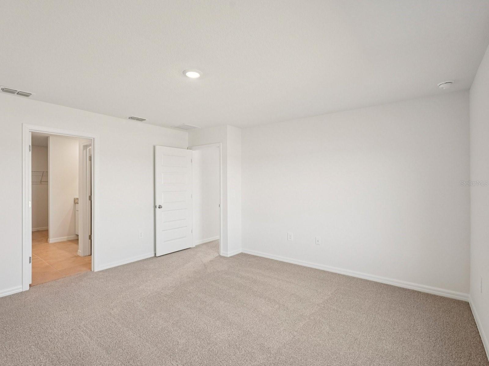 13613 SHELLMORE AVE — photo 11