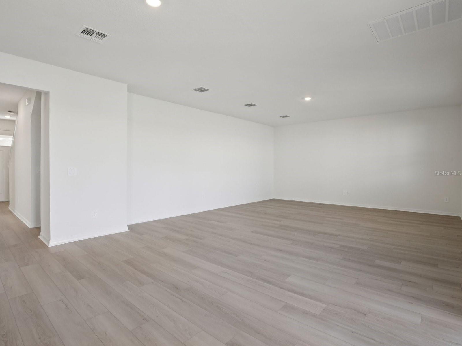 9017 VENETIA CT — photo 2