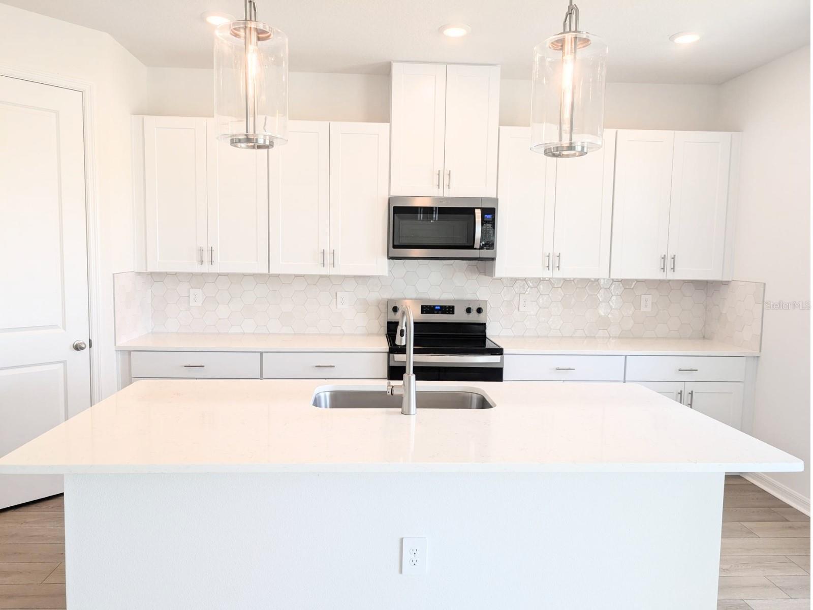 9017 VENETIA CT — photo 4