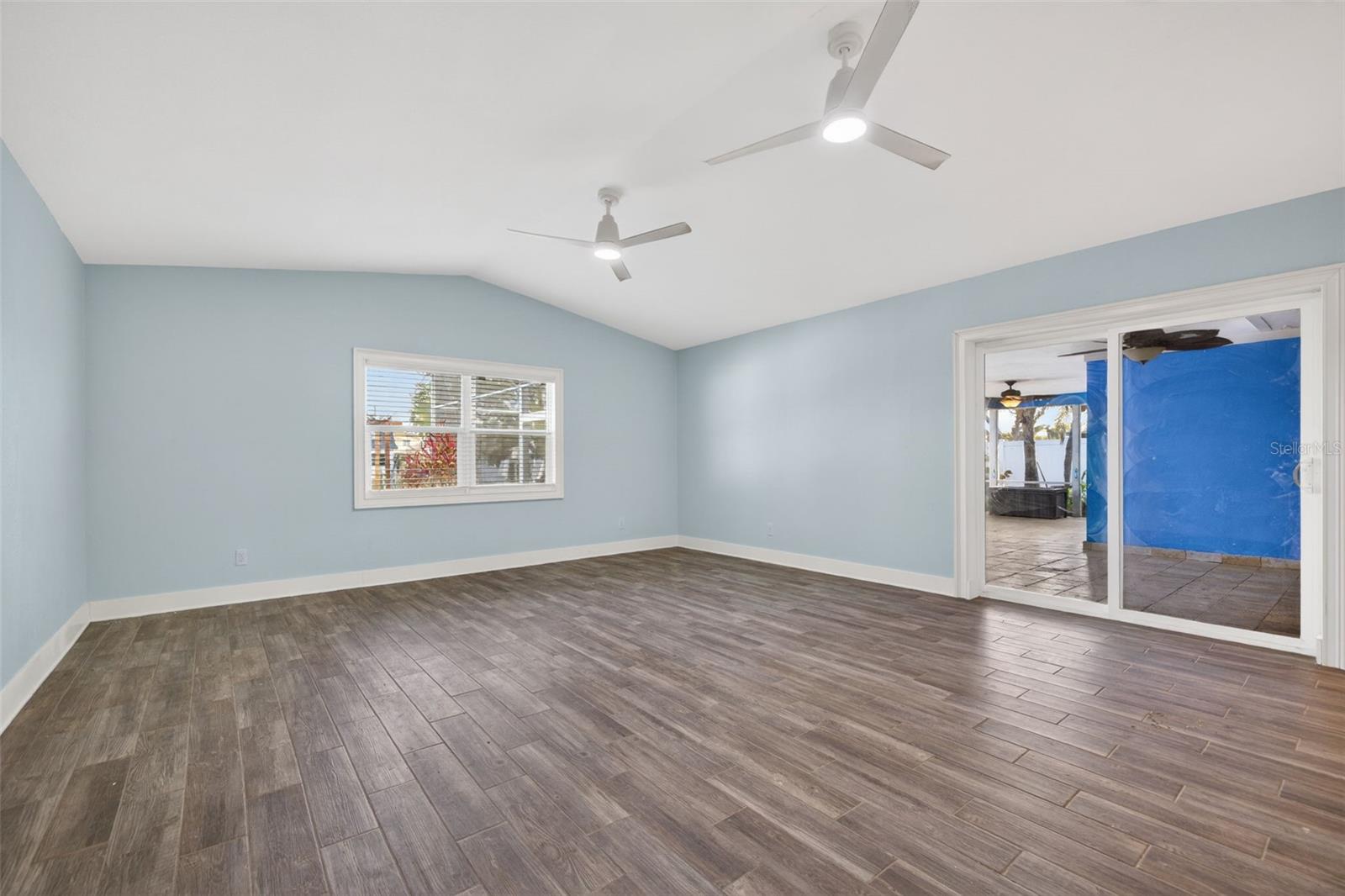 8711 BAY CREST LN — photo 36