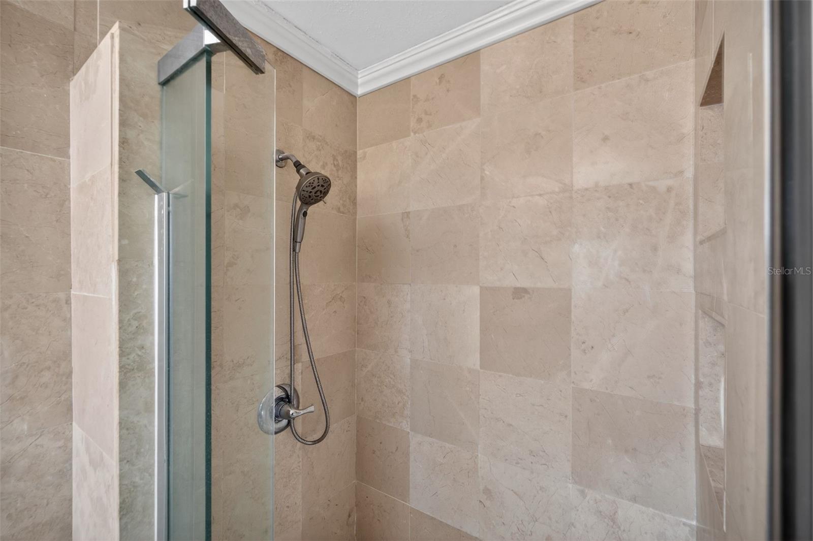 8711 BAY CREST LN — photo 15