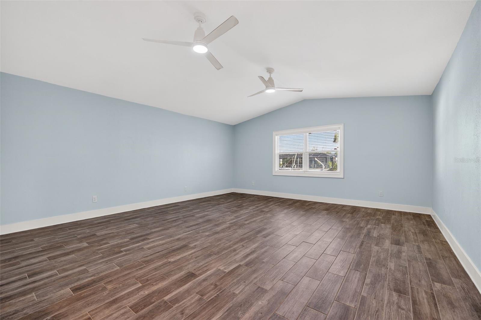 8711 BAY CREST LN — photo 35