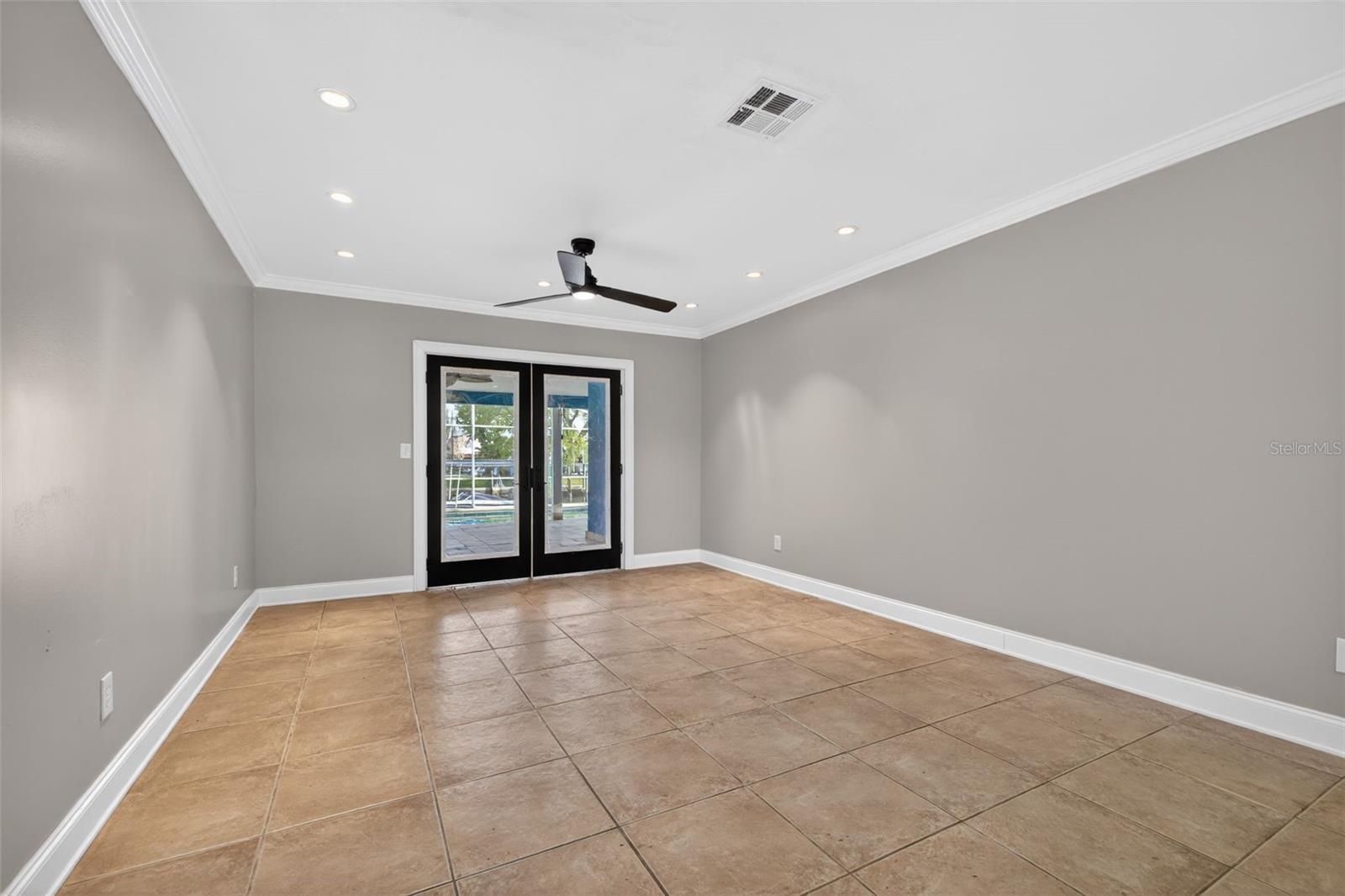 8711 BAY CREST LN — photo 38
