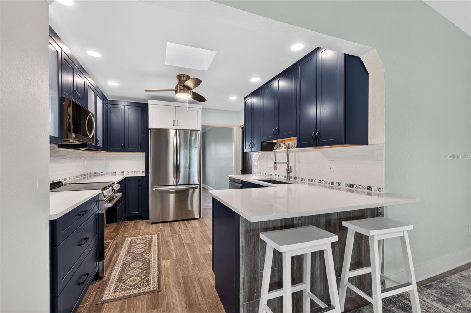 8711 BAY CREST LN — photo 8