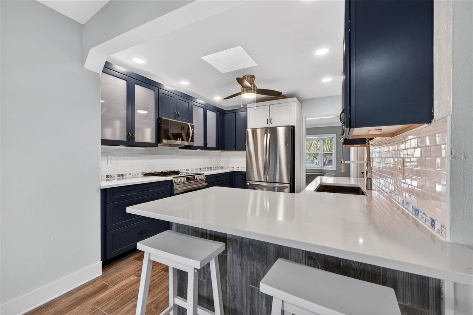 8711 BAY CREST LN — photo 9
