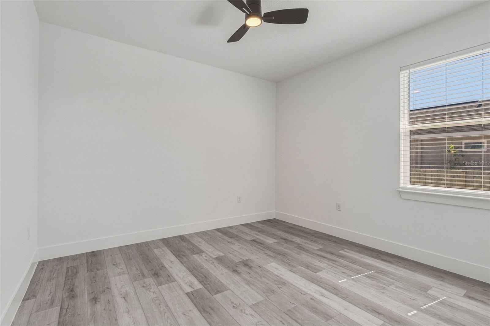 2315 MISTLETO LN — photo 30