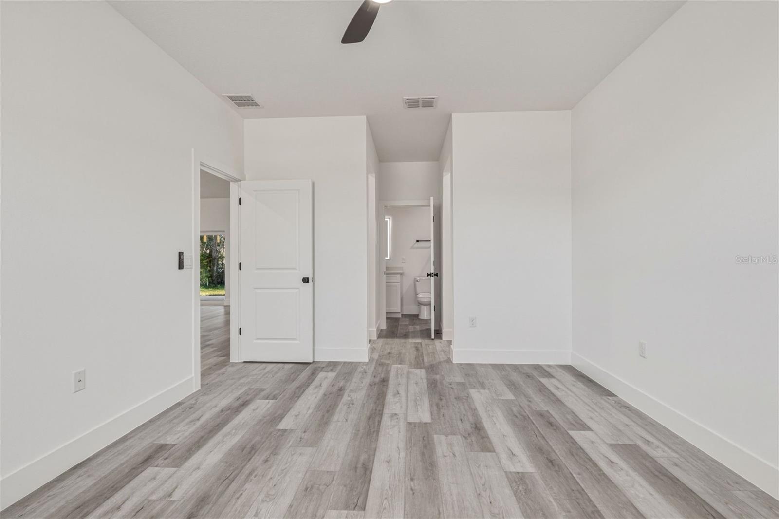 2315 MISTLETO LN — photo 17