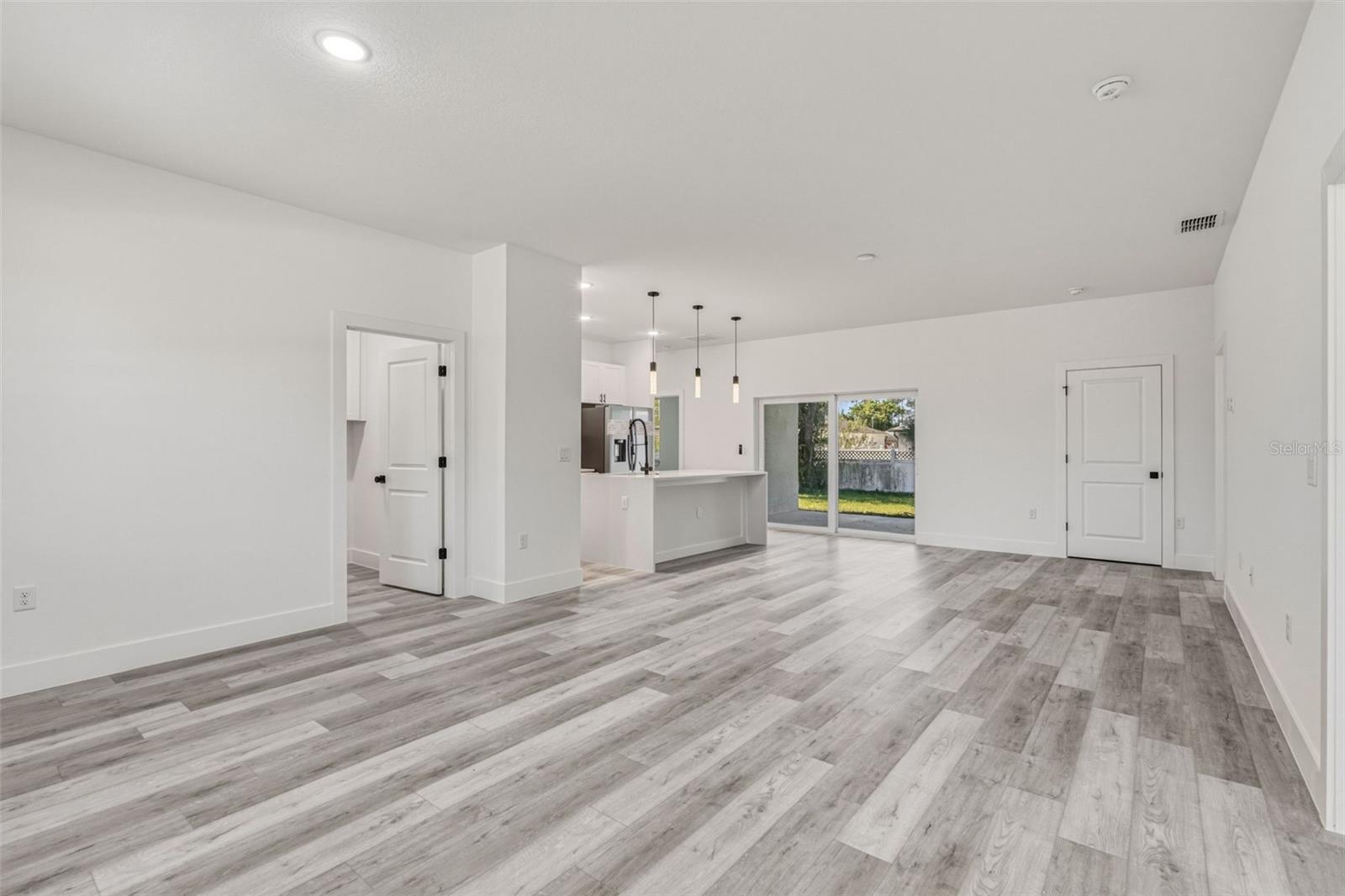 2315 MISTLETO LN — photo 5