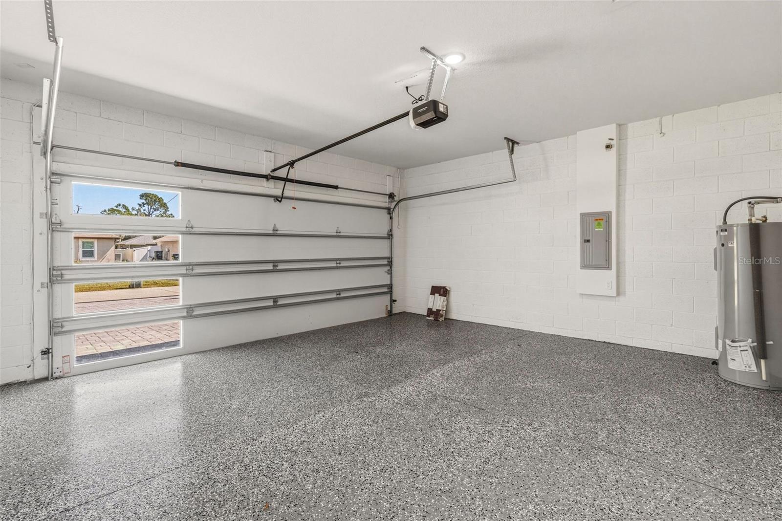 2315 MISTLETO LN — photo 33