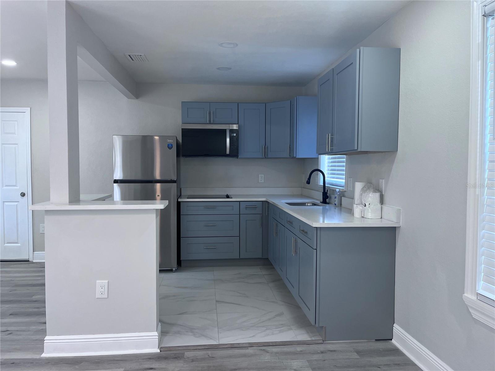 3215 W PINE ST — photo 4