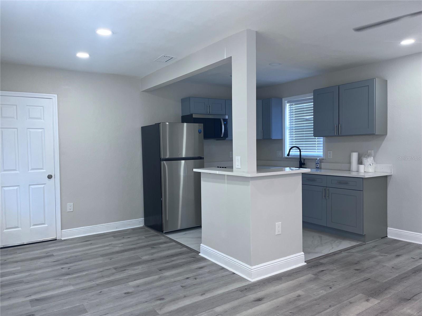 3215 W PINE ST — photo 5