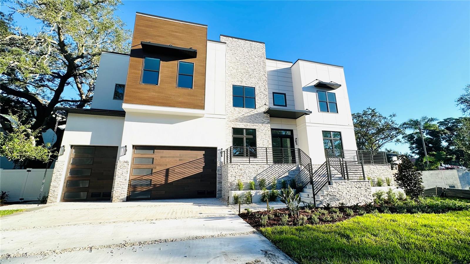 4629 W LONGFELLOW AVE — photo 2