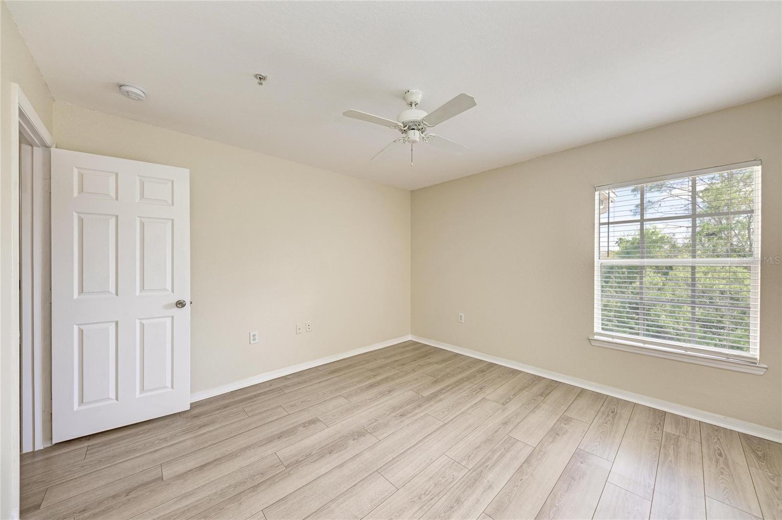 8911 MANOR LOOP #207 — photo 34