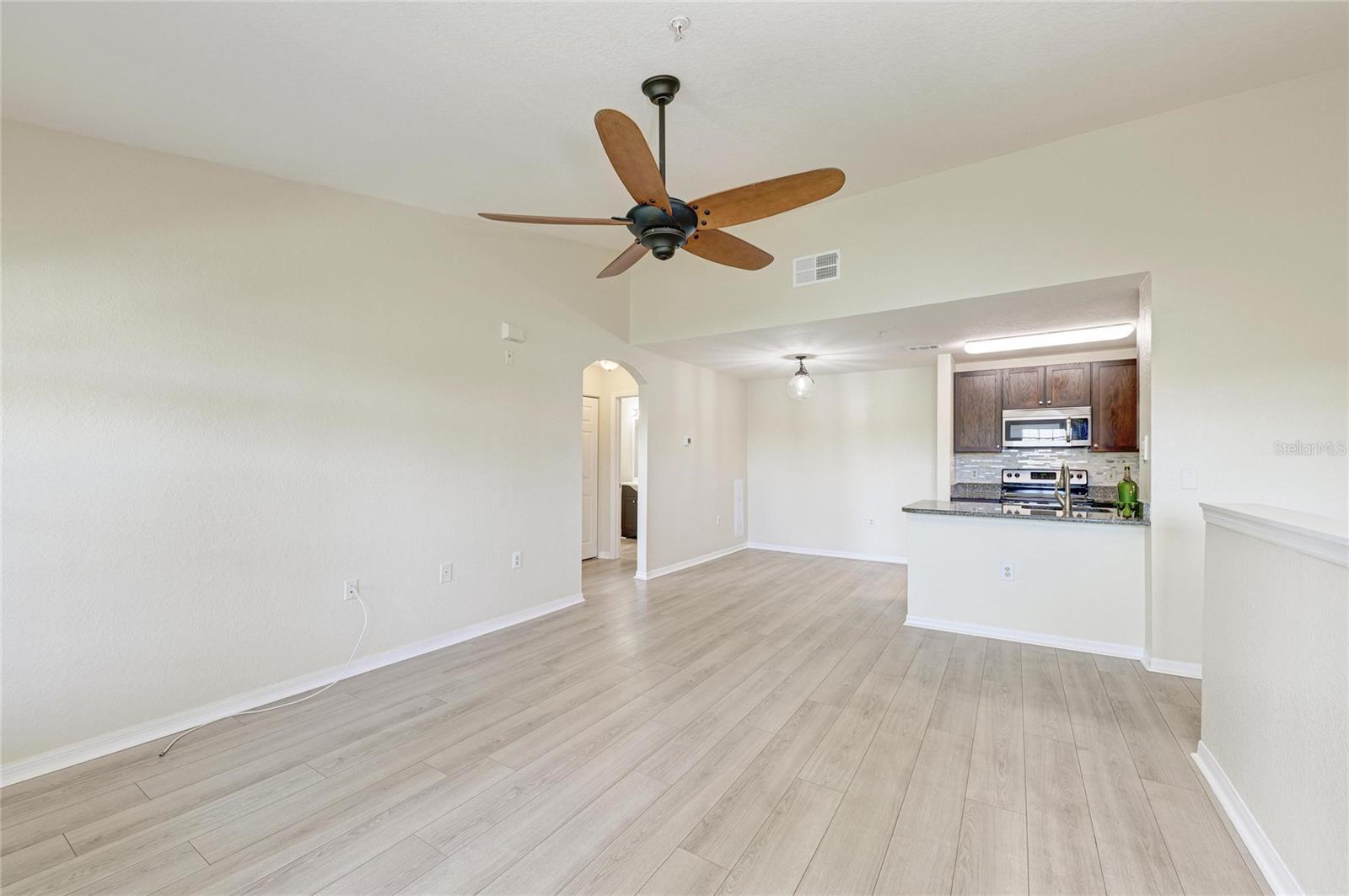 8911 MANOR LOOP #207 — photo 18