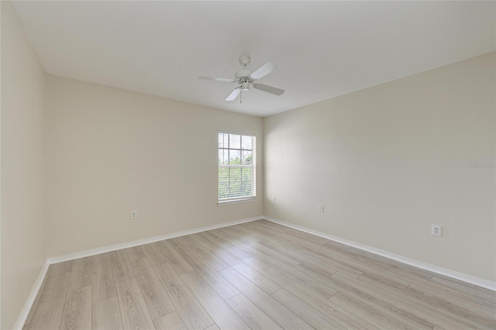 8911 MANOR LOOP #207 — photo 32