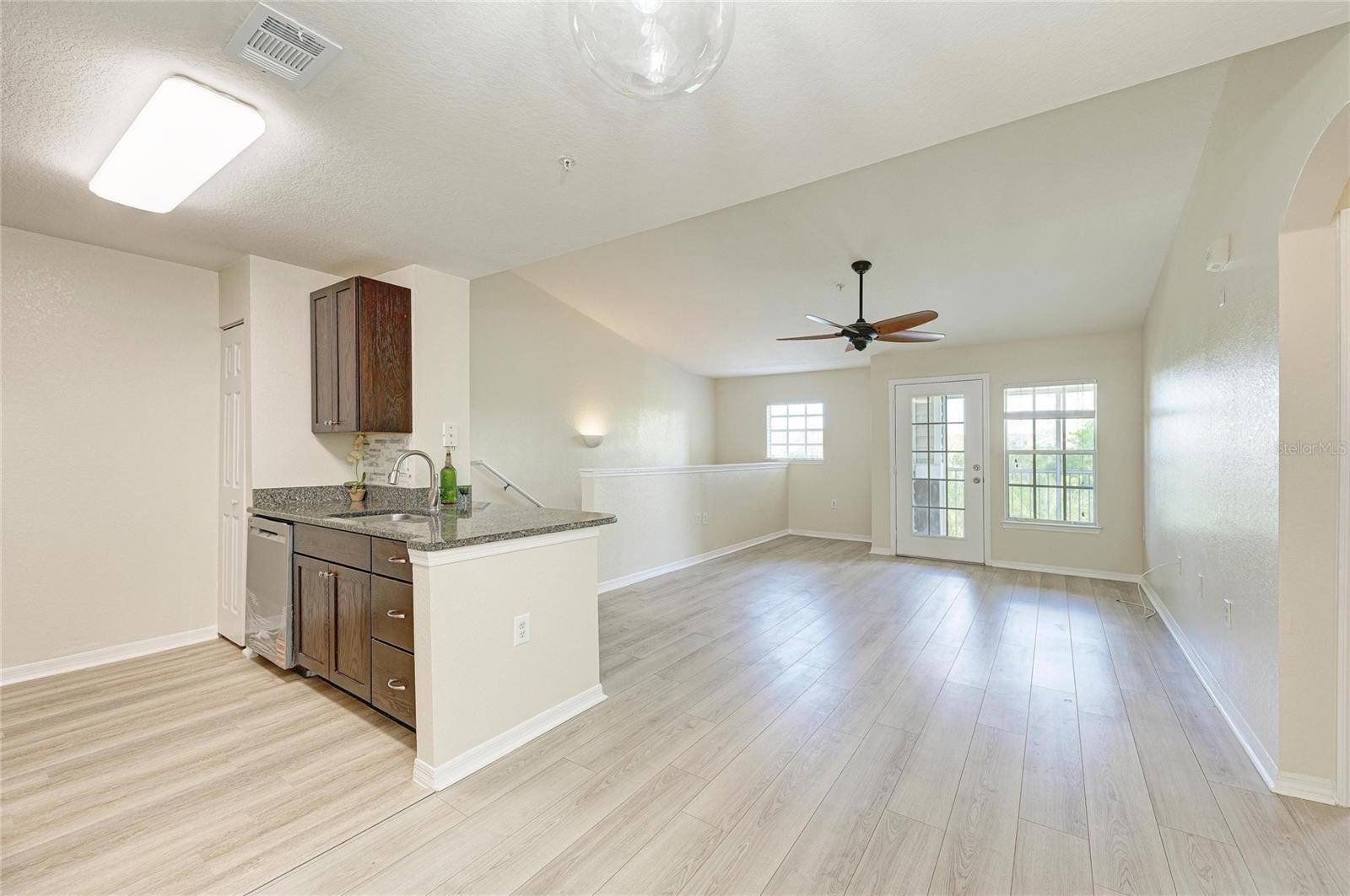 8911 MANOR LOOP #207 — photo 29