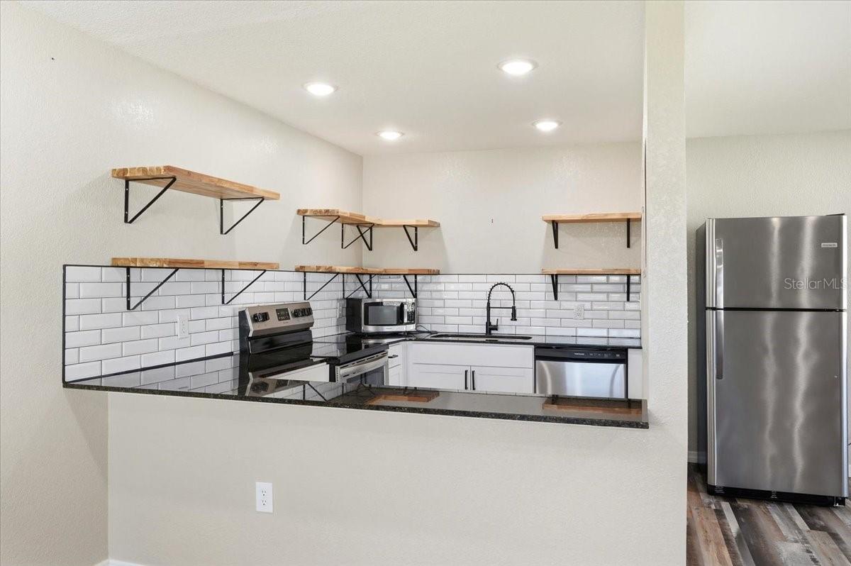 205 ANDOVER PL N #119 — photo 3