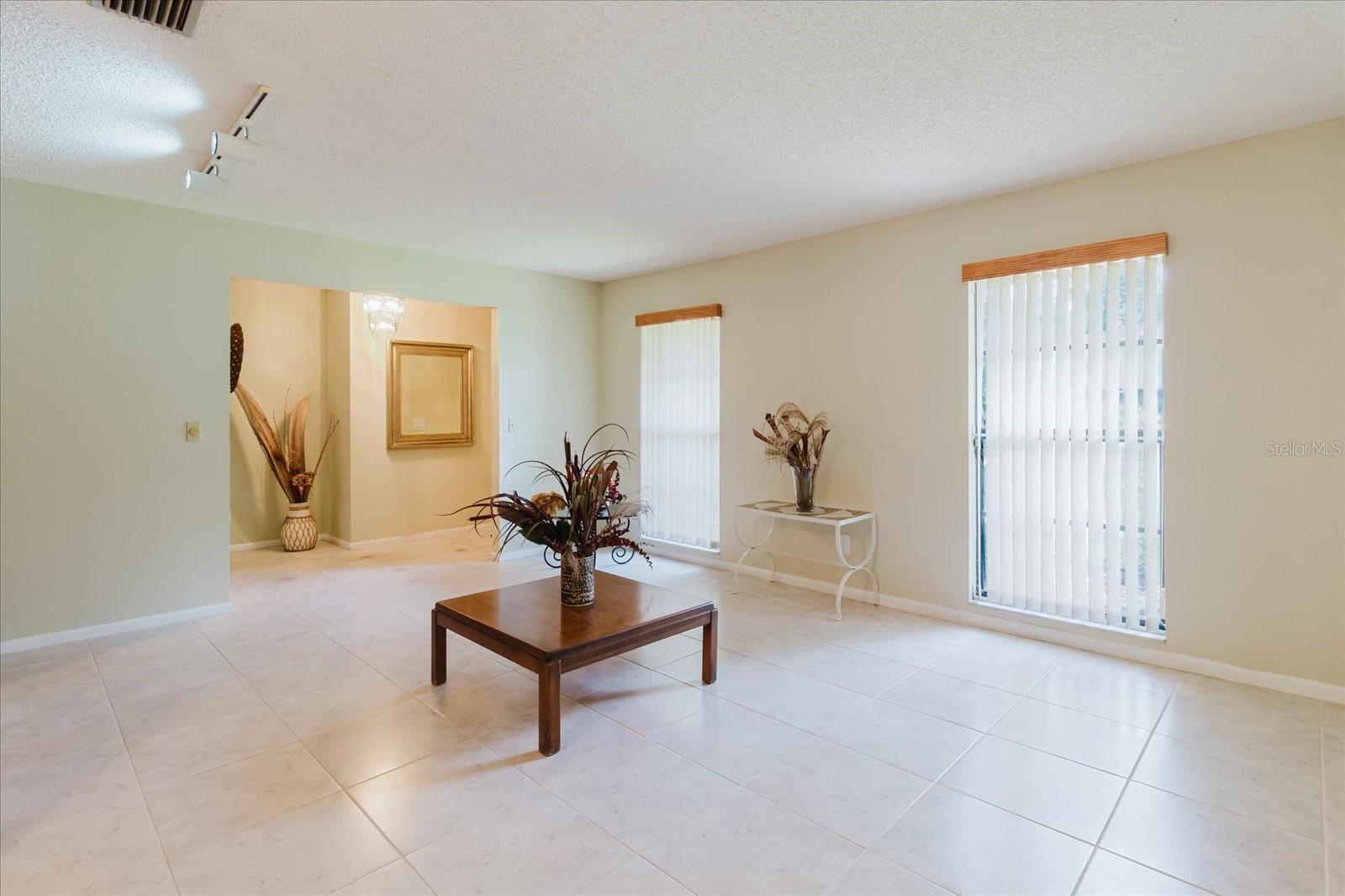 8222 LA SERENA DR — photo 12