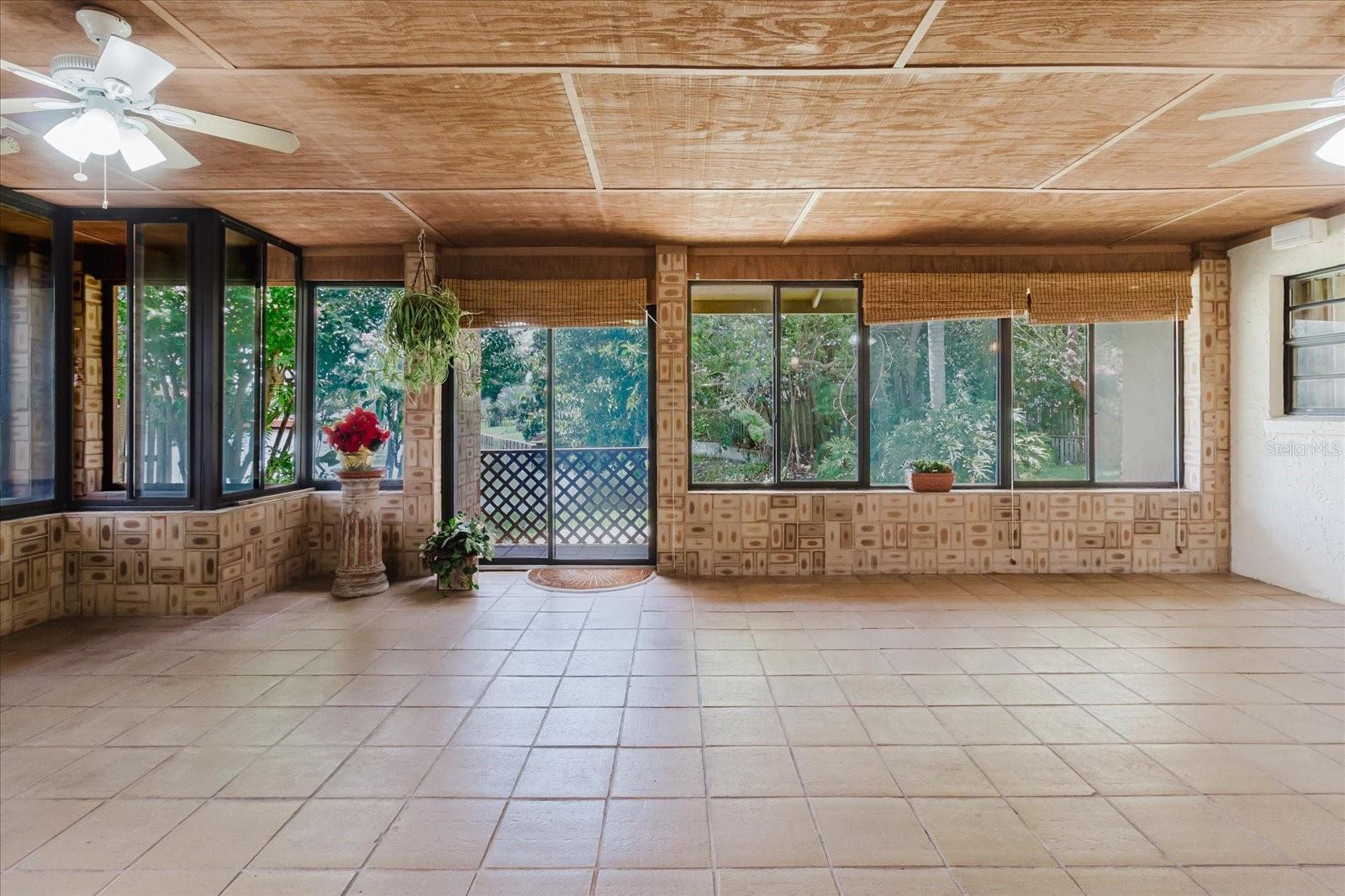 8222 LA SERENA DR — photo 77