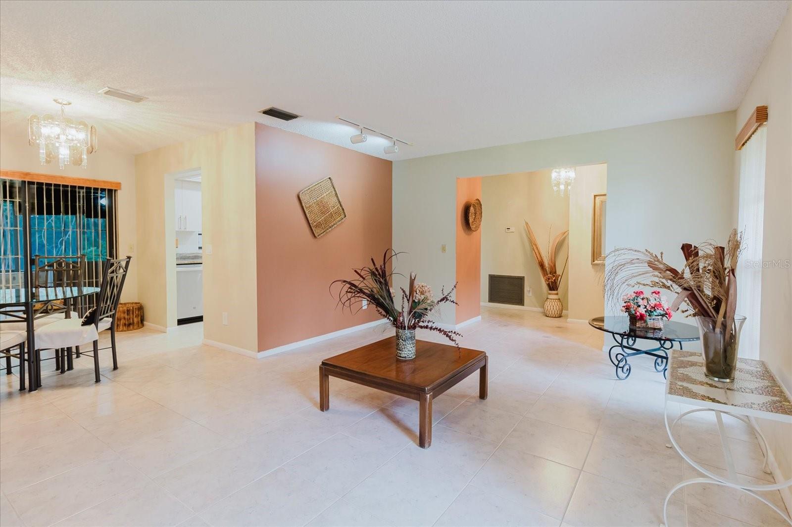 8222 LA SERENA DR — photo 20