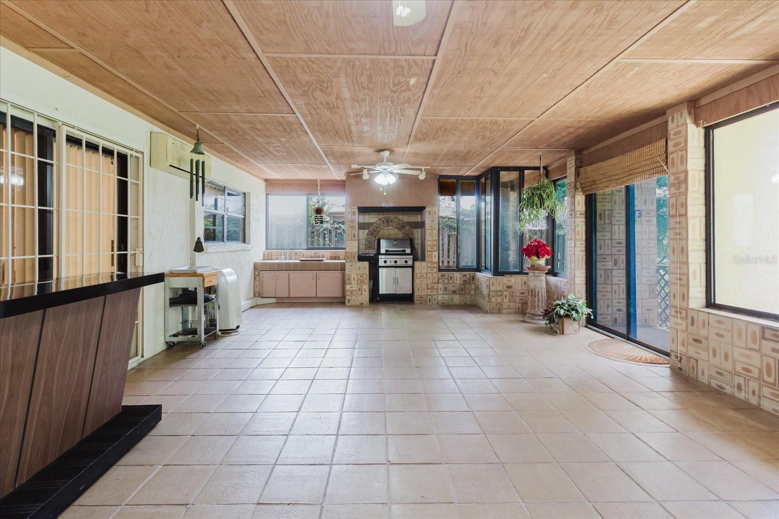8222 LA SERENA DR — photo 68