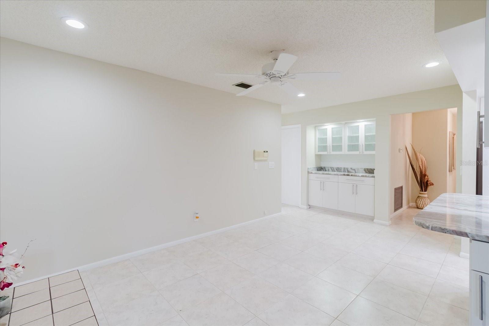 8222 LA SERENA DR — photo 38