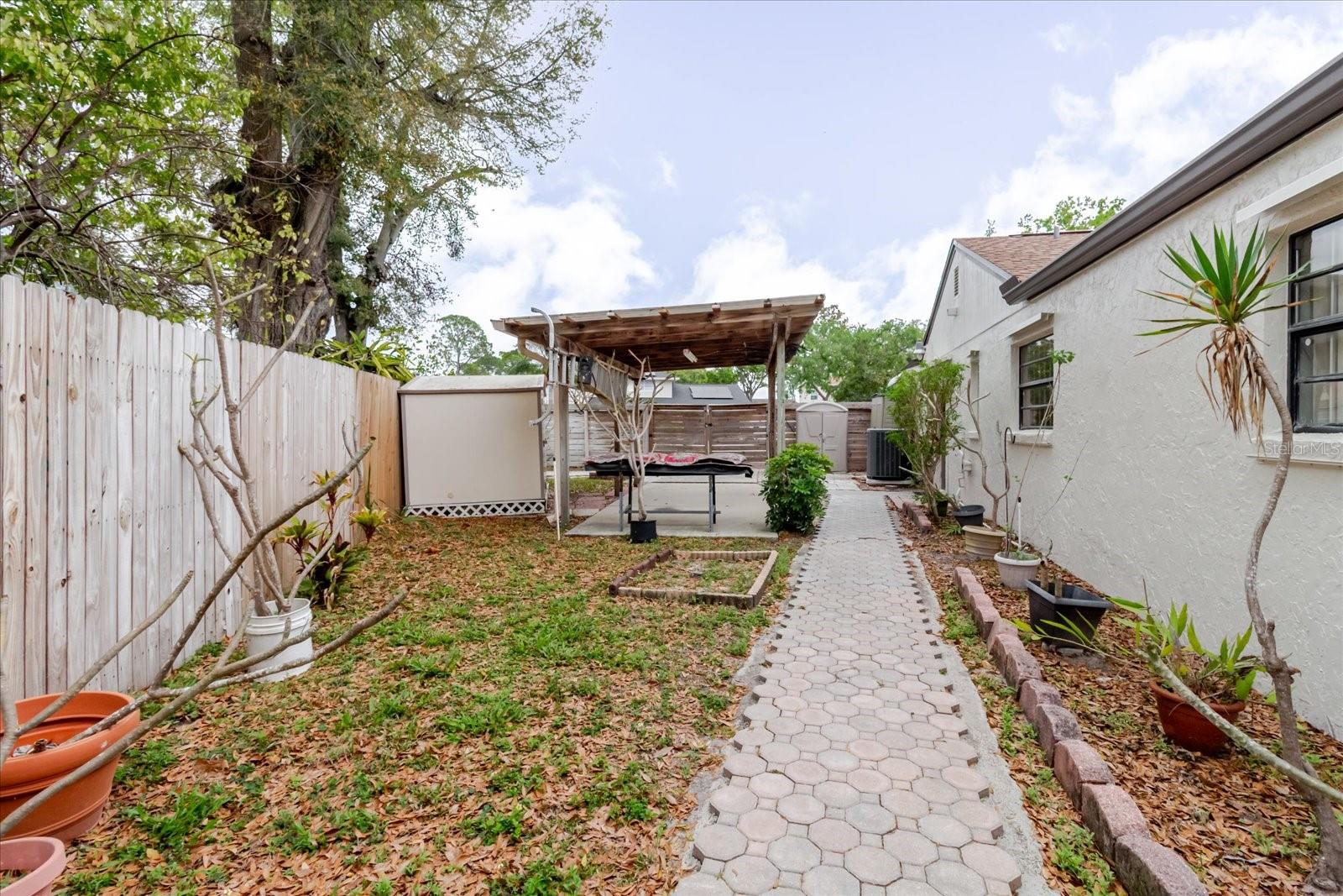 8222 LA SERENA DR — photo 80
