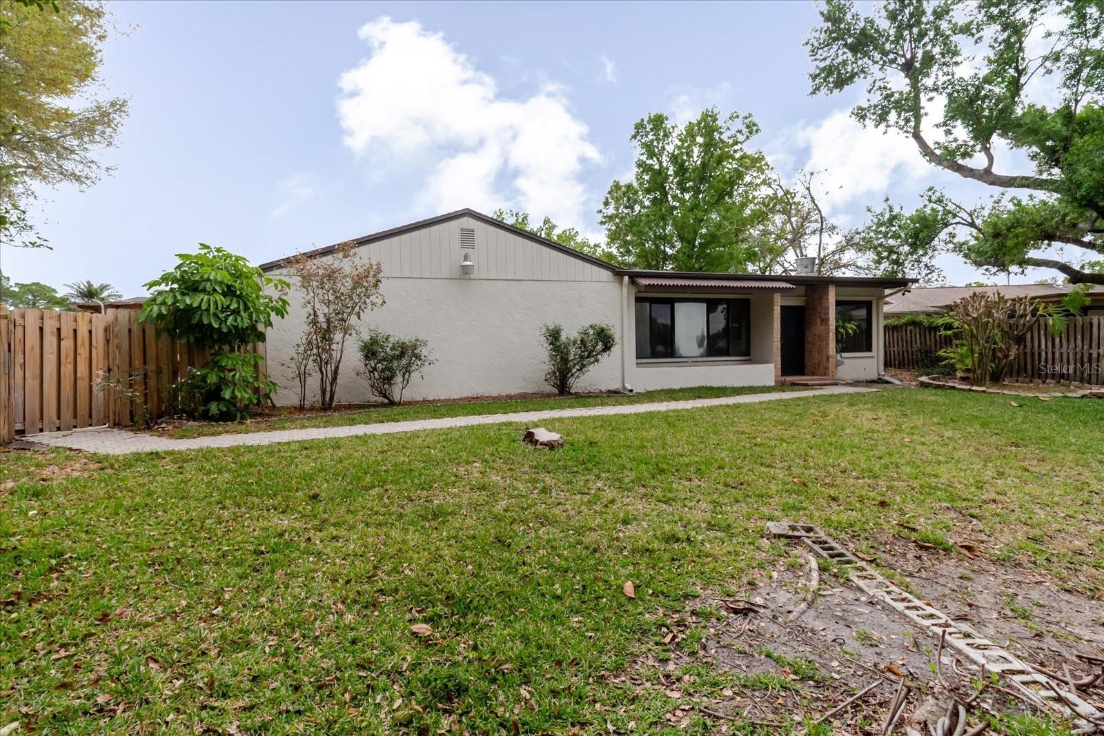 8222 LA SERENA DR — photo 85