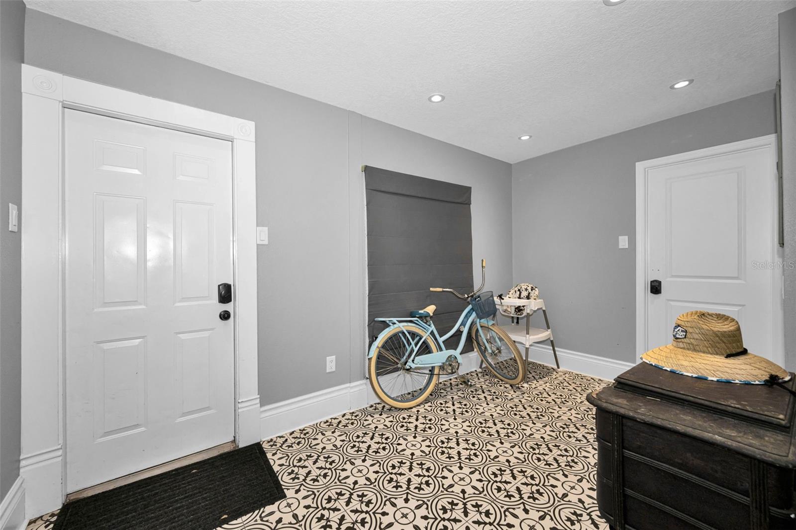 133 N PINELLAS AVE — photo 33