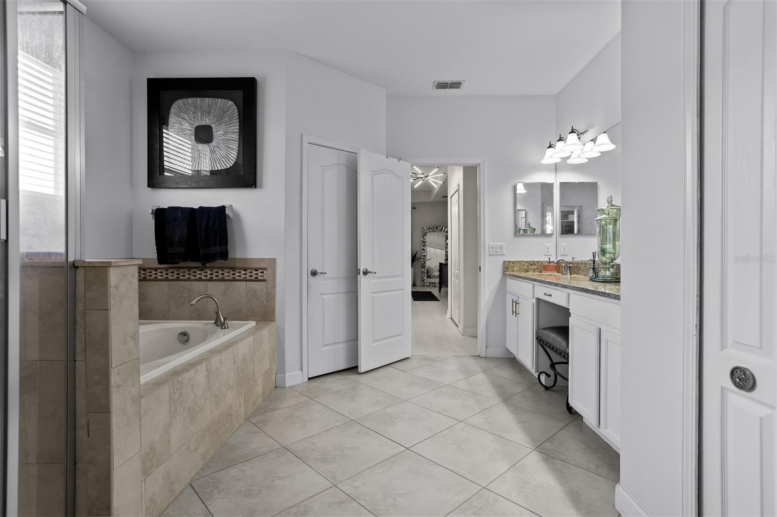 Home in RUSKIN — photo 12