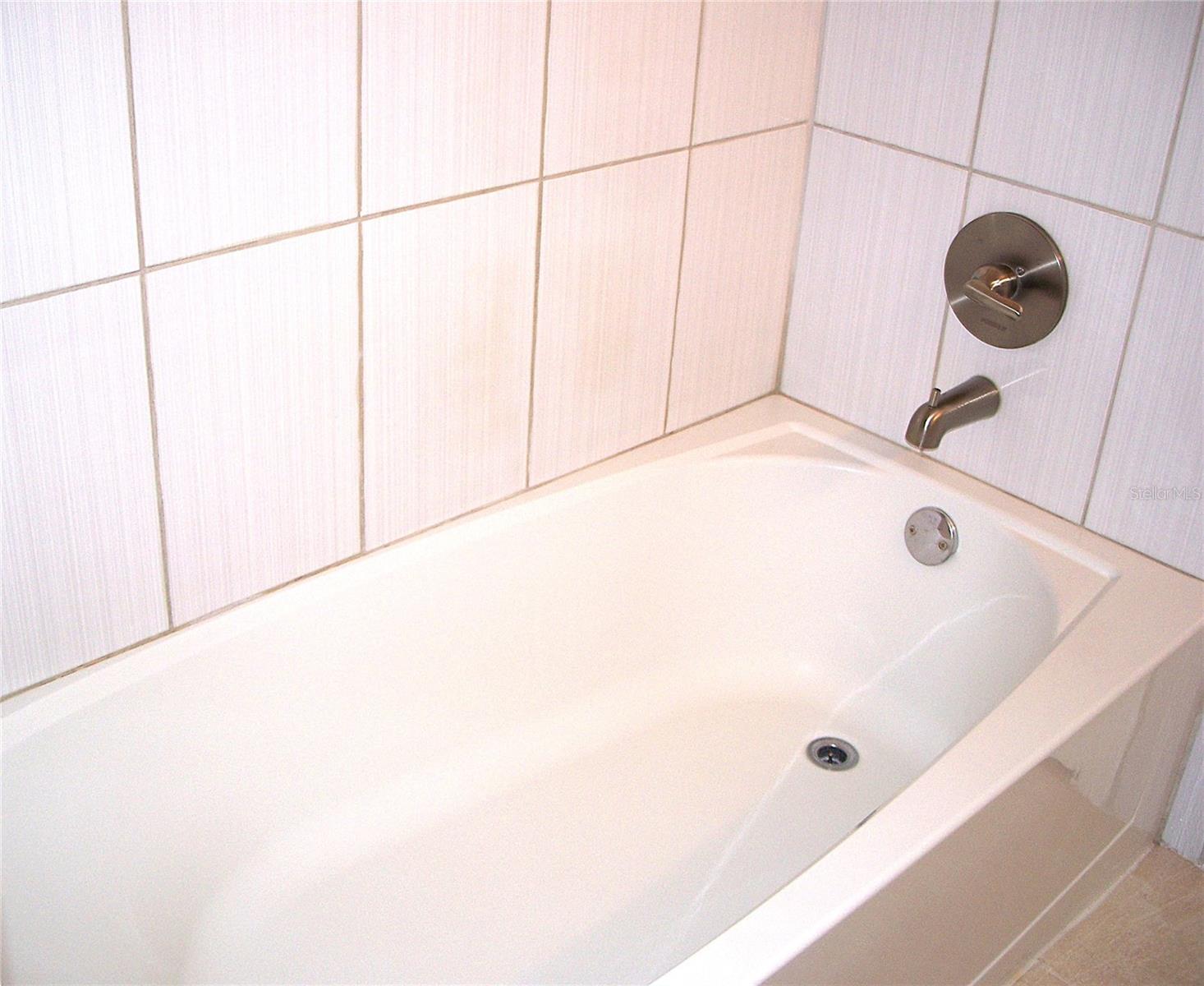 3808 N OAK DR #U42 — photo 9