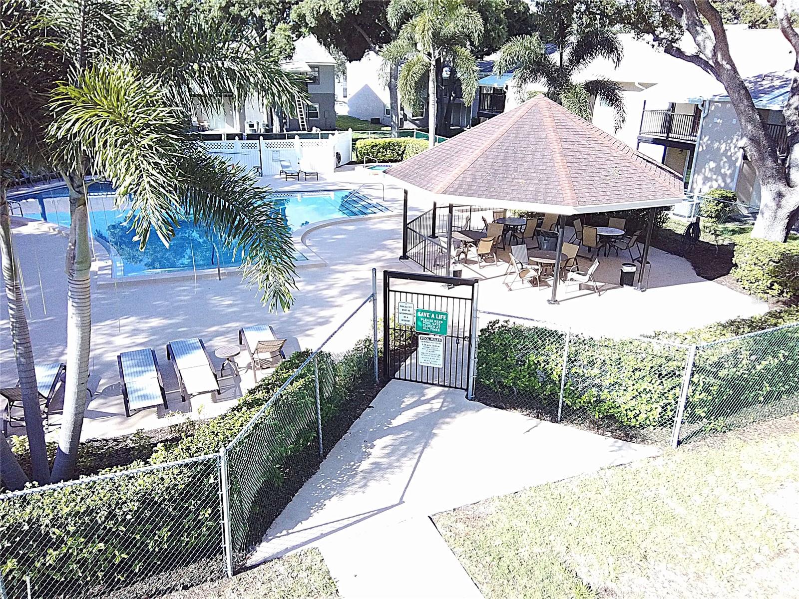 3808 N OAK DR #U42 — photo 2