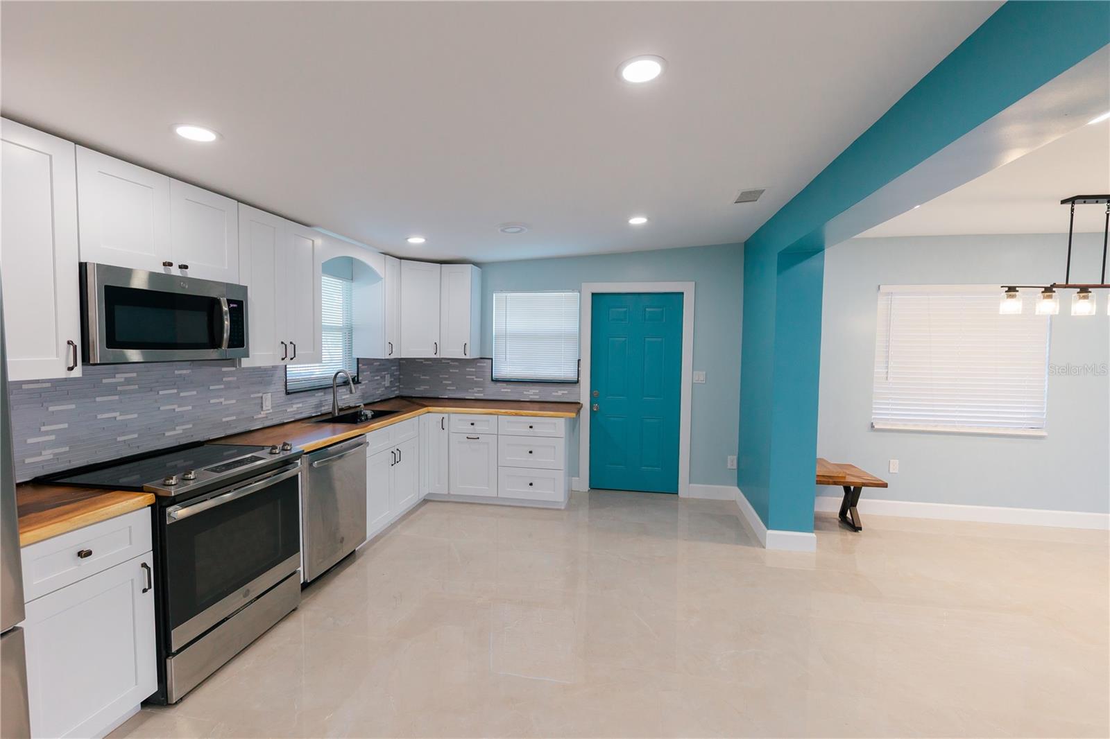 300 53RD ST W — photo 18