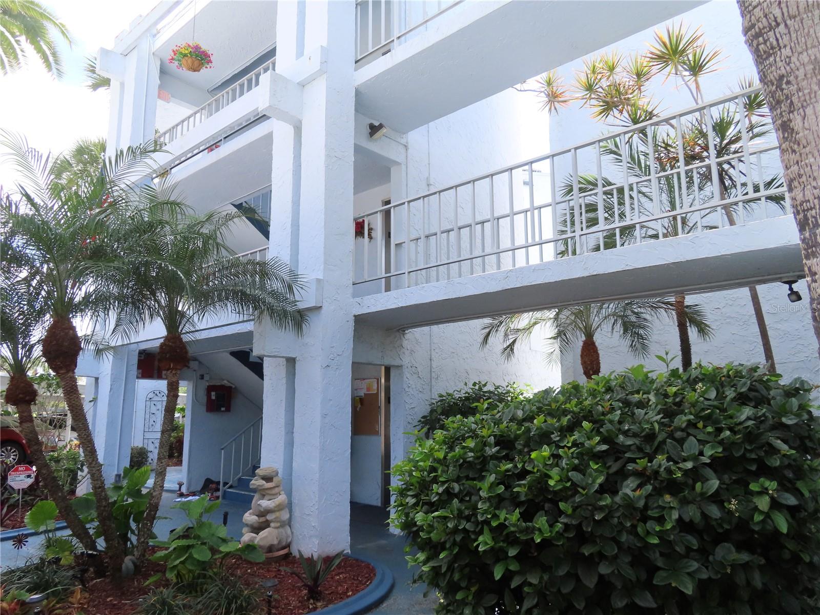 225 COUNTRY CLUB DR #C225 — photo 2