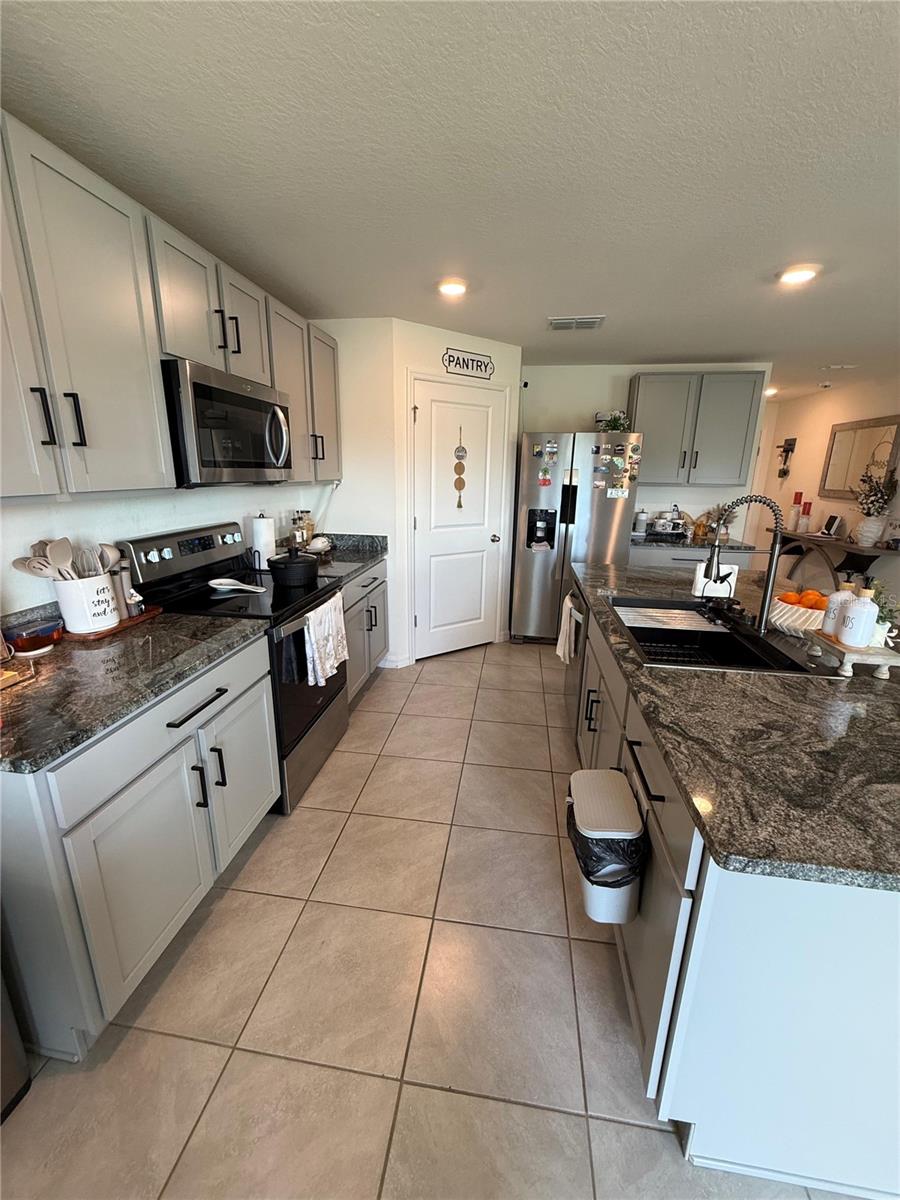 10662 CHIPPEWA DR — photo 9
