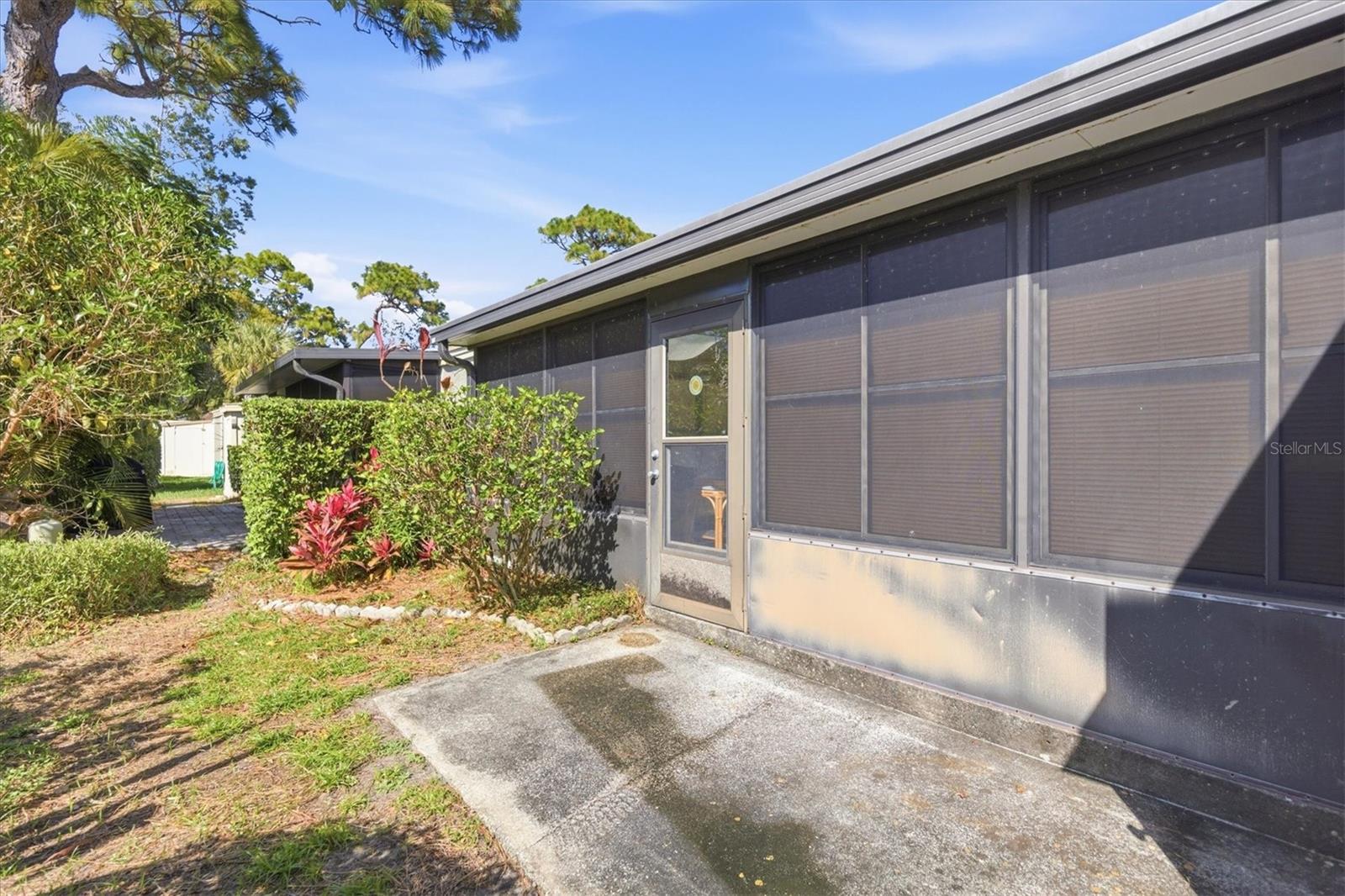 36 WINDRUSH BAY DR #36 — photo 32