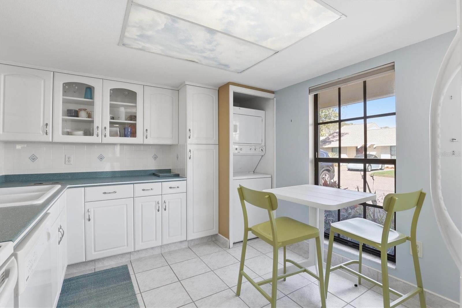 36 WINDRUSH BAY DR #36 — photo 17