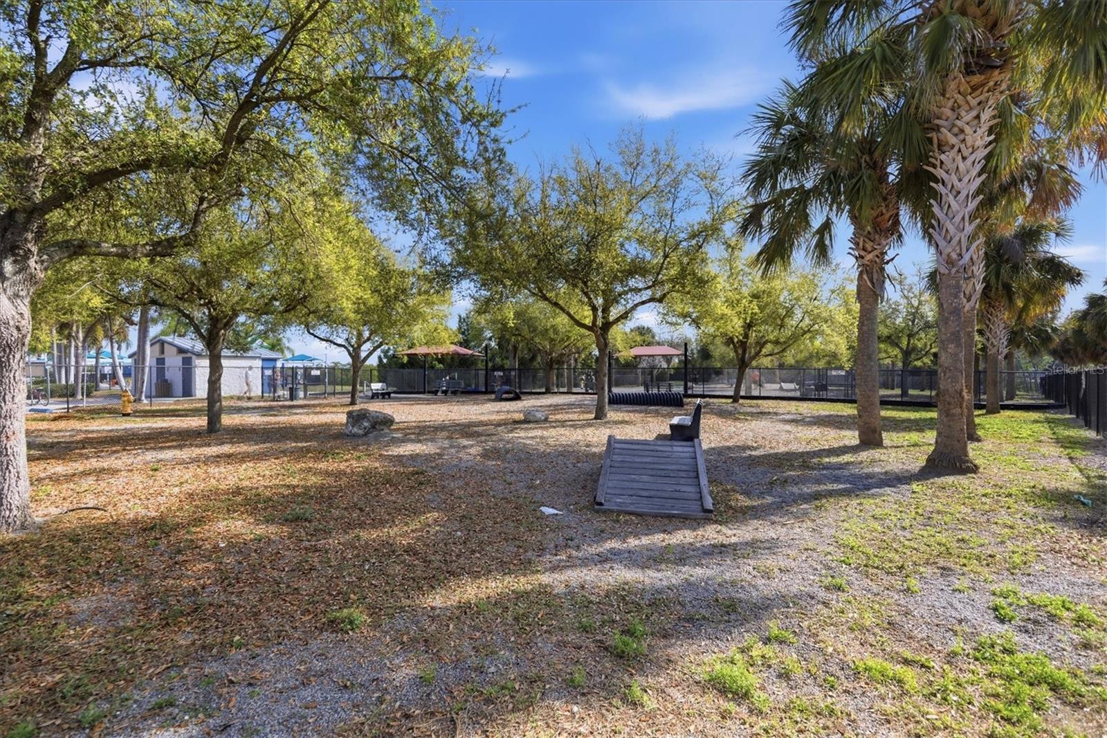36 WINDRUSH BAY DR #36 — photo 56