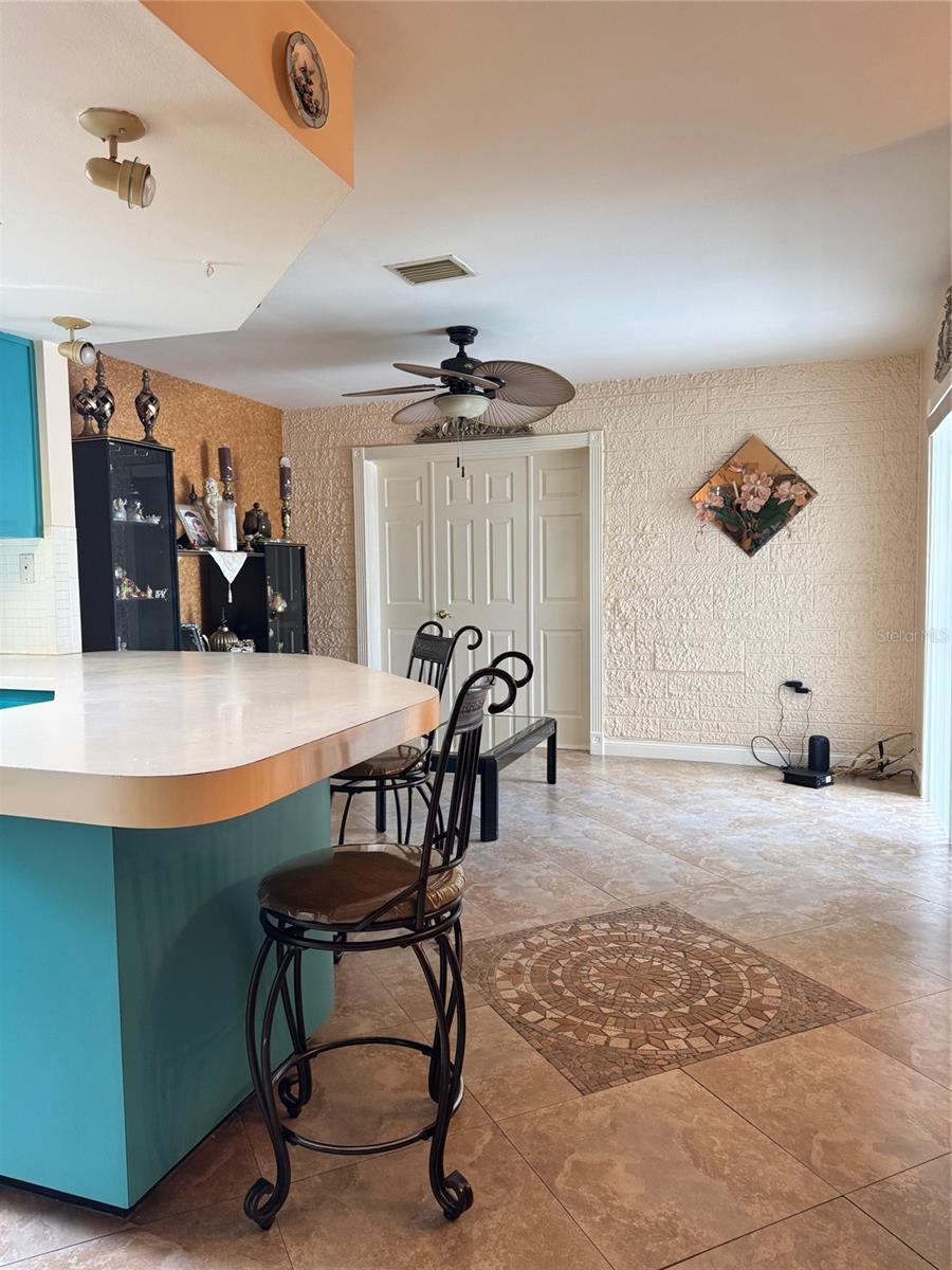 9201 BARRINGTON LN — photo 4
