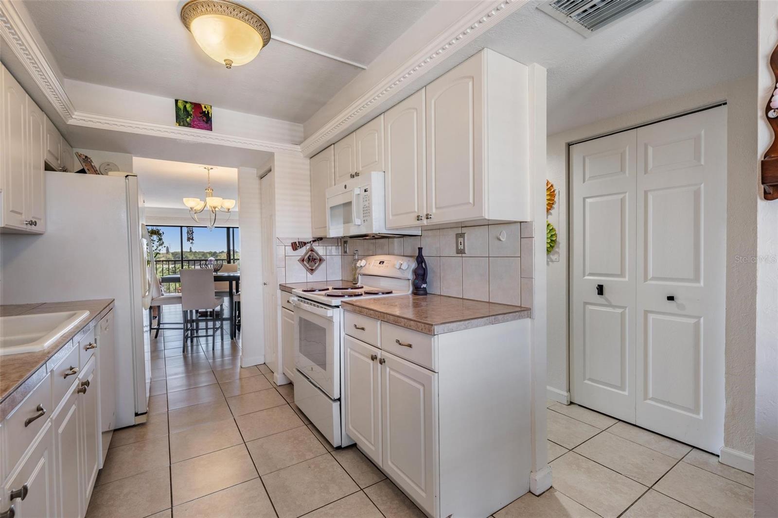 2900 COVE CAY DR #7B — photo 24
