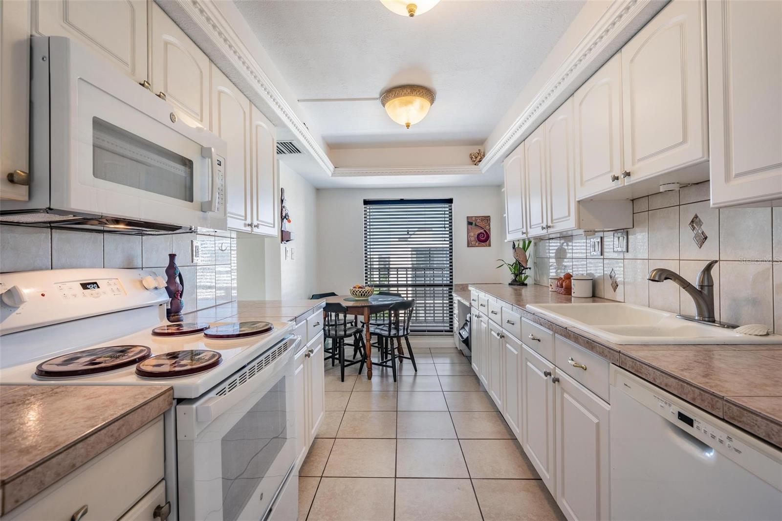 2900 COVE CAY DR #7B — photo 8