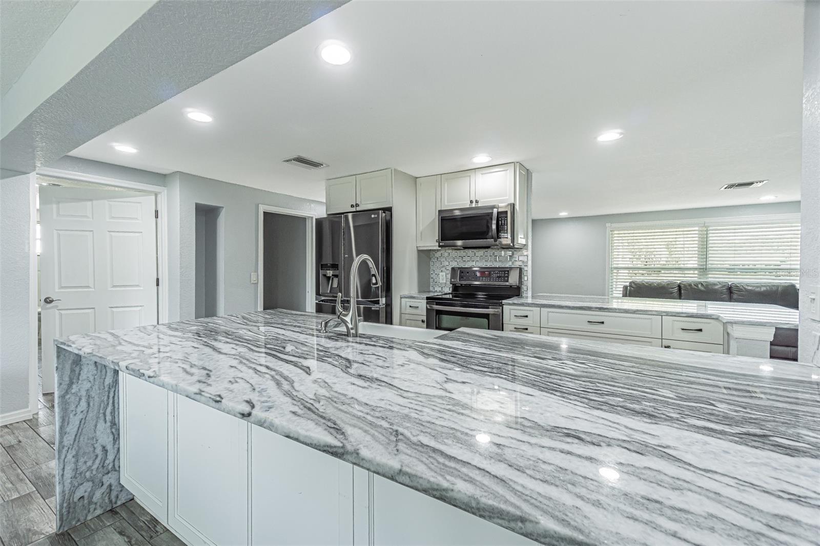1125 FERNWOOD DR — photo 20