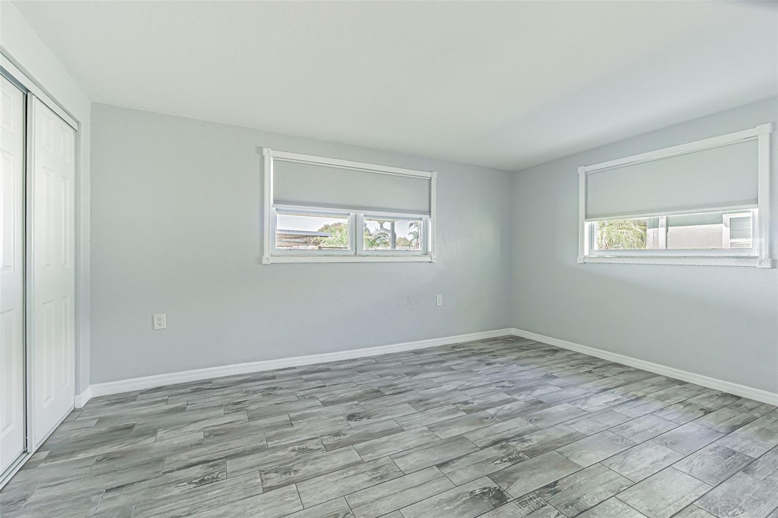 1125 FERNWOOD DR — photo 22