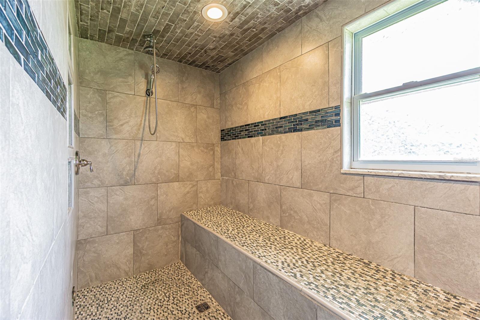 1125 FERNWOOD DR — photo 16